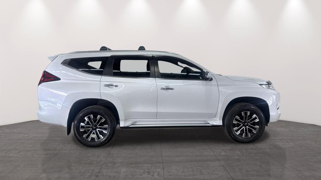 2022 Mitsubishi Pajero Sport Gls (4WD) 7 Seat, Automatic, 17746 km, Right Side View
