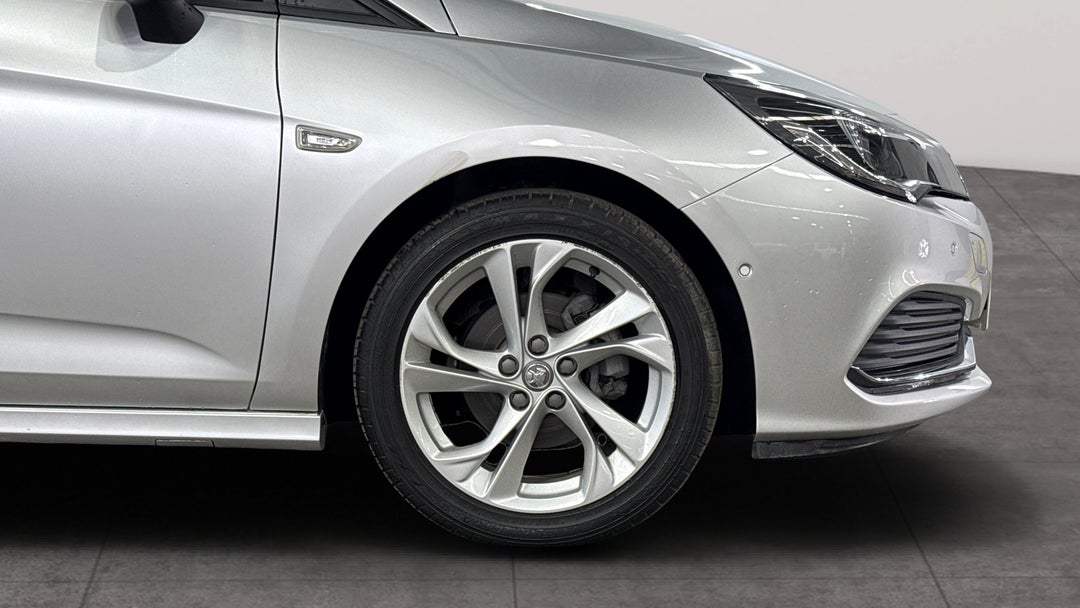 2018 Holden Astra Rs, Automatic, 31038 km, Right Front Wheel