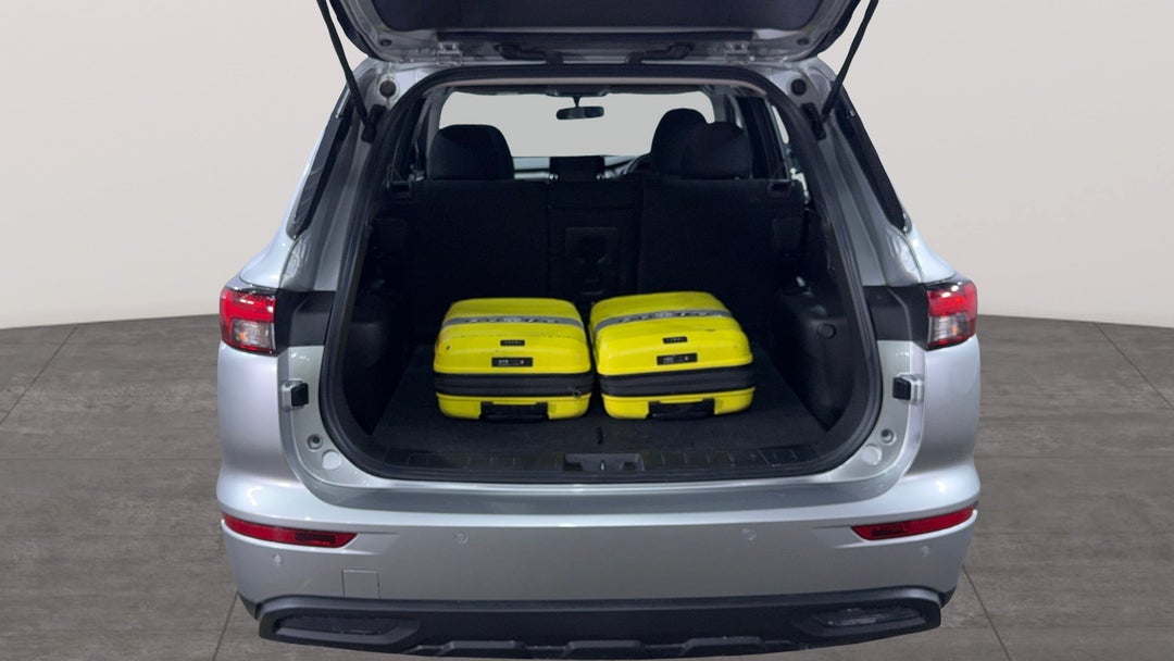 2024 Mitsubishi Outlander Es 5 Seat (2wd), Automatic, 52755 km, Boot Inside View with Luggage