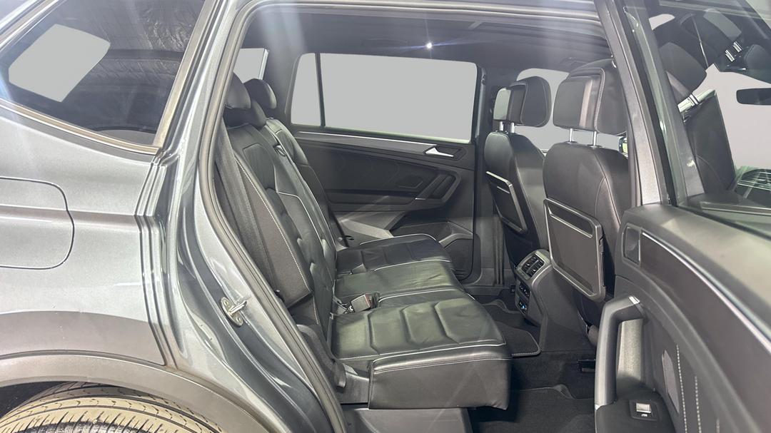 2019 Volkswagen Tiguan Allspace 162 Tsi Highline, Automatic, 63317 km, Right Side Rear Door Cabin View