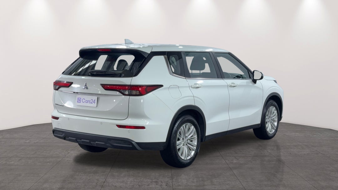 2024 Mitsubishi Outlander Es 5 Seat (2wd), Automatic, 55336 km, Right Back Diagonal (45- Degree) View