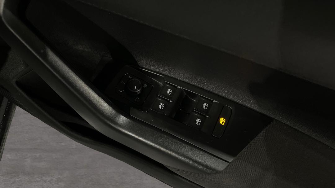 2019 Volkswagen Polo 85tsi Comfortline, Automatic, 135217 km, Drivers Side Door Panel Controls