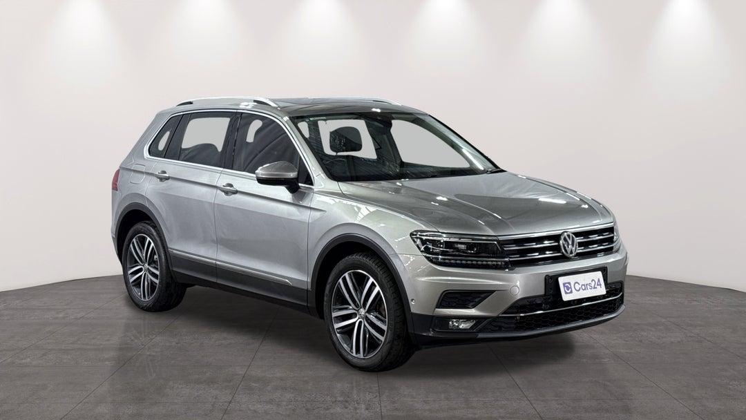 2018 Volkswagen Tiguan 162 Tsi Highline, Automatic, 81232 km, Right Front Diagonal (45- Degree) View