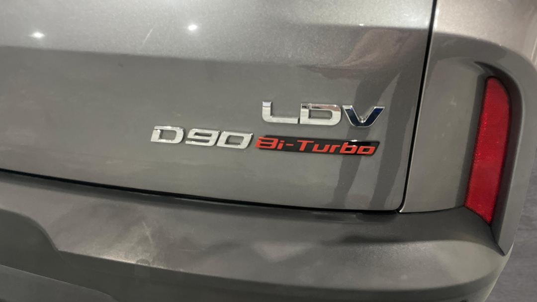 2021 LDV D90 Executive (4WD) D20, Automatic, 101018 km, Badge (Boot Right Side)
