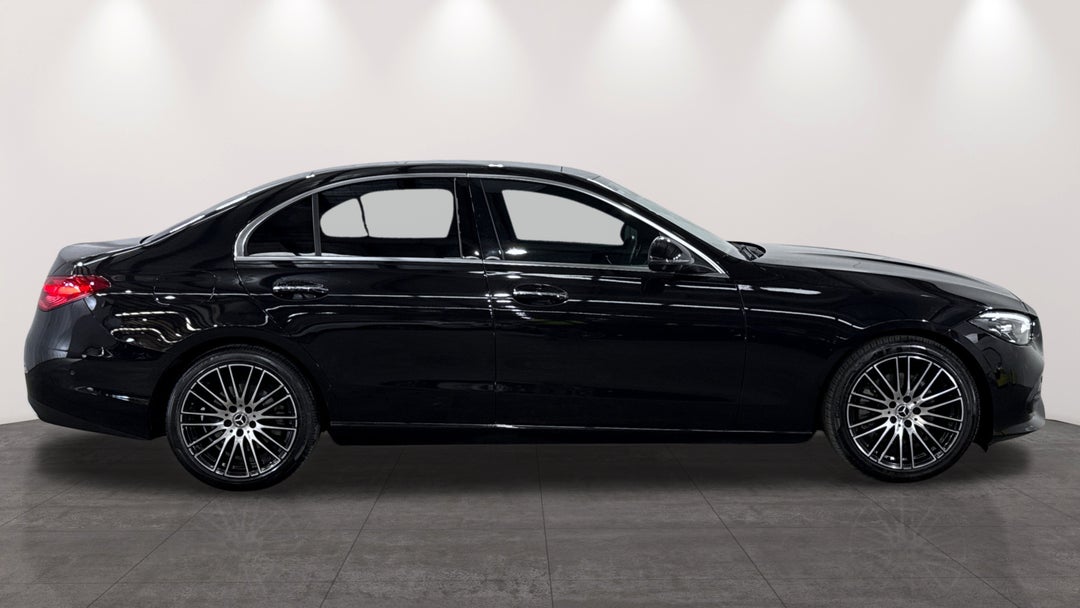 2022 Mercedes-benz C200 Mhev, Automatic, 52968 km, Right Side View