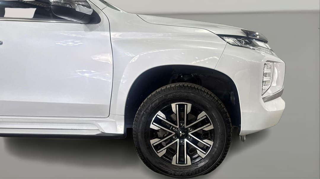 2022 Mitsubishi Pajero Sport Gls (4WD) 7 Seat, Automatic, 17746 km, Right Front Wheel