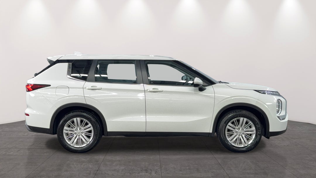 2024 Mitsubishi Outlander Es 5 Seat (2wd), Automatic, 53436 km, Right Side View