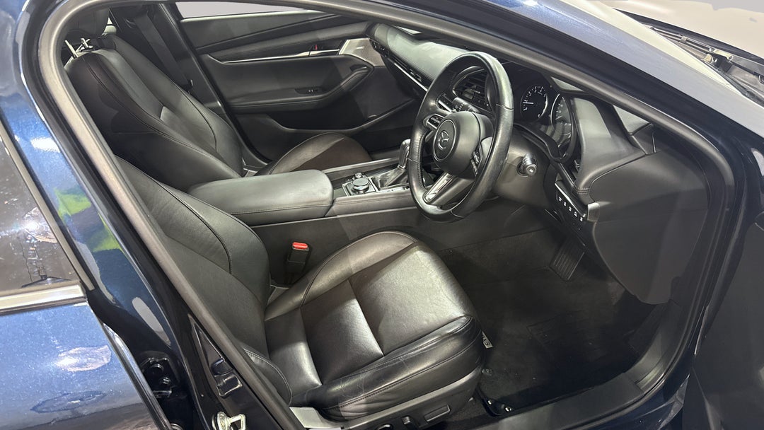 2022 Mazda 3 G25 Astina, Automatic, 26062 km, Right Side Front Door Cabin View
