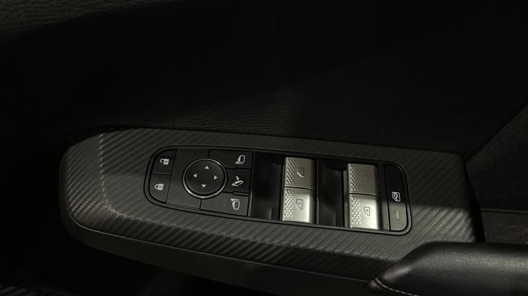 2024 Mitsubishi Outlander Ls 7 Seat (2WD), Automatic, 54747 km, Drivers Side Door Panel Controls