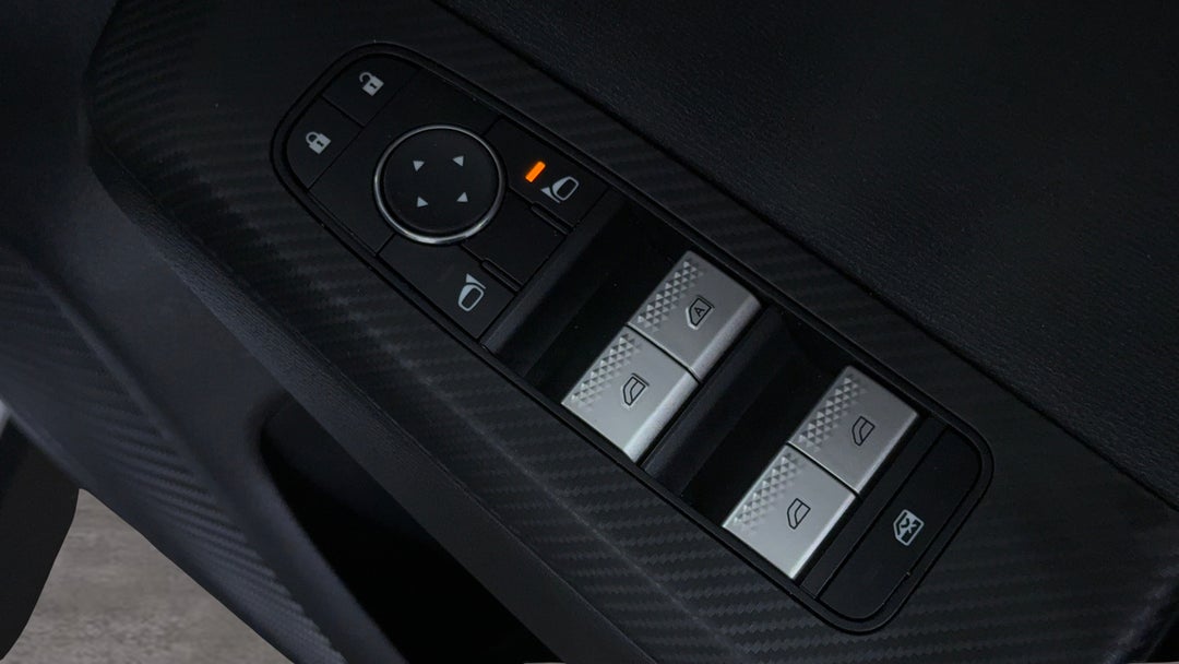 2024 Mitsubishi Outlander Es 5 Seat (2wd), Automatic, 55336 km, Drivers Side Door Panel Controls