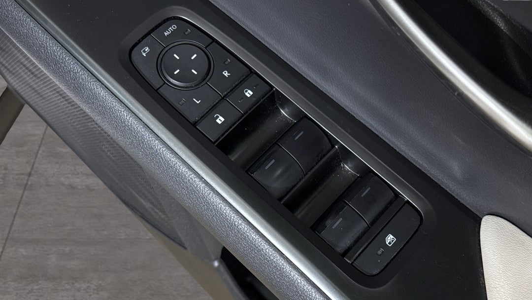 2024 Lexus Ux300h Luxury Hybrid, Automatic, 34128 km, Drivers Side Door Panel Controls