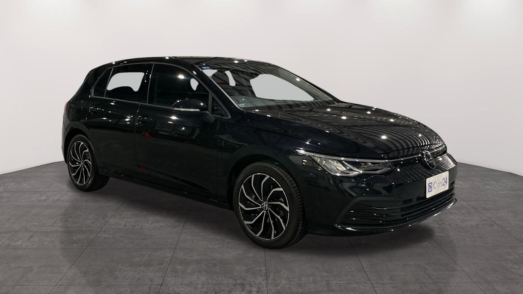 2022 Volkswagen Golf 110tsi Life, Automatic, 19346 km, Right Front Diagonal (45- Degree) View
