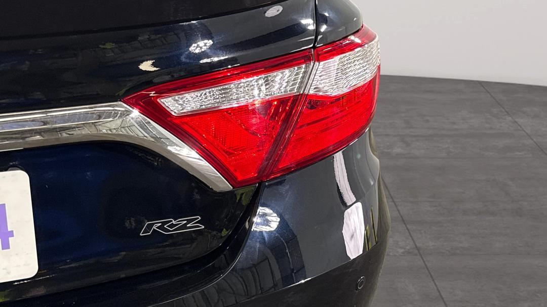 2017 Toyota Camry Rz S.e., Automatic, 134439 km, Badge (Boot Right Side)
