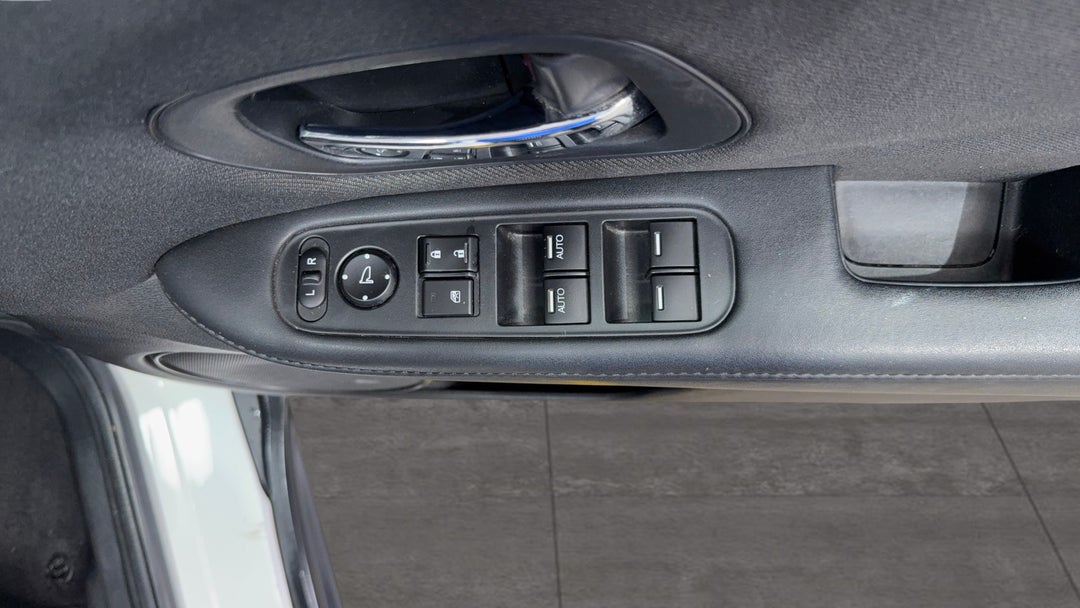 2018 Honda HR-V Vti, Automatic, 81140 km, Drivers Side Door Panel Controls