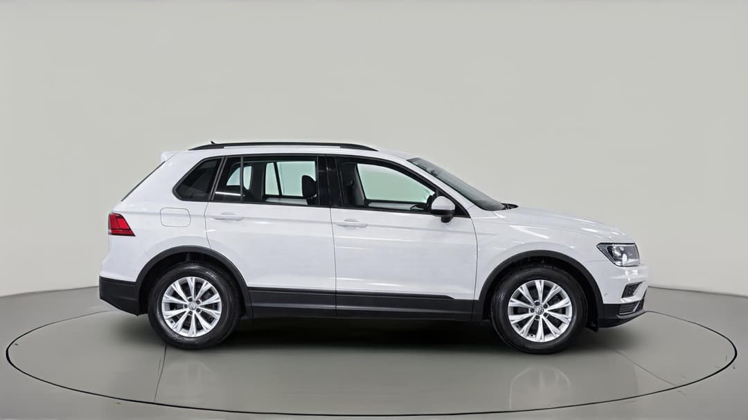 2017 Volkswagen Tiguan 110 Tsi Trendline, Automatic, 130272 km, Right Side View