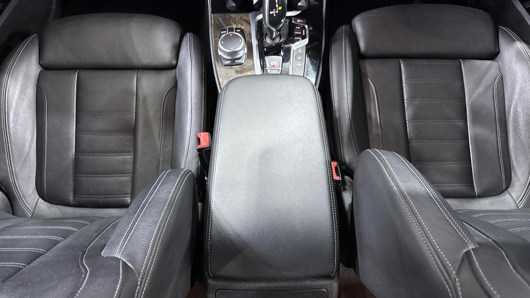 2020 BMW X3 xDrive30i M Sport, Automatic, 88243 km, Center Console