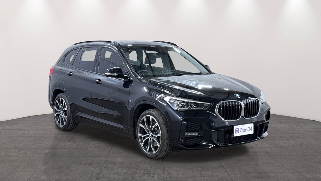 2022 BMW X1 sDrive 20i, Automatic, 38397 km, Right Front Diagonal (45- Degree) View