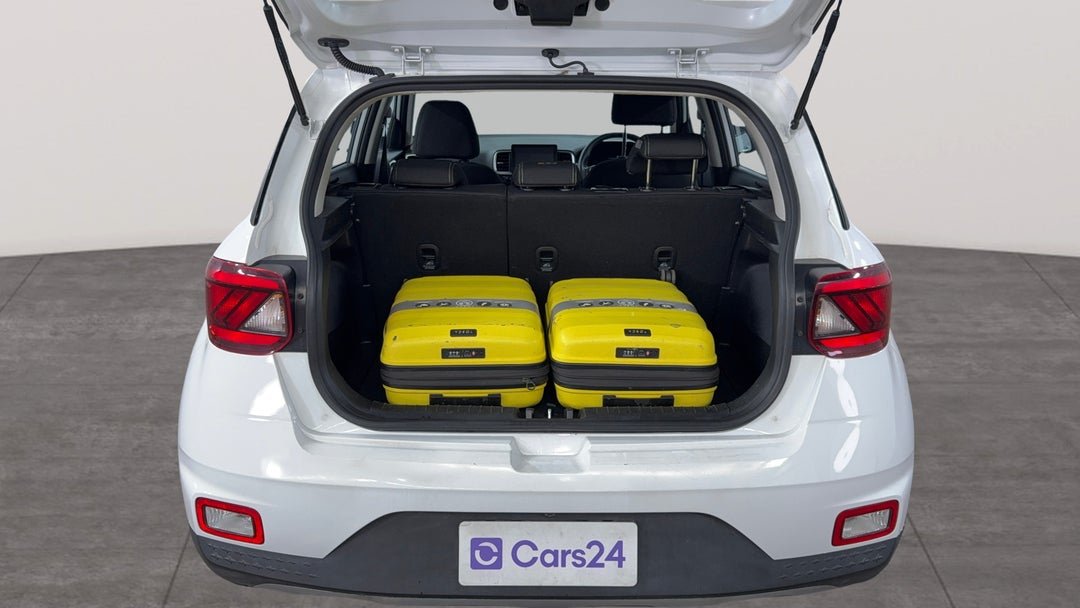 2023 Hyundai Venue Venue, Automatic, 61198 km, Boot Inside View with Luggage