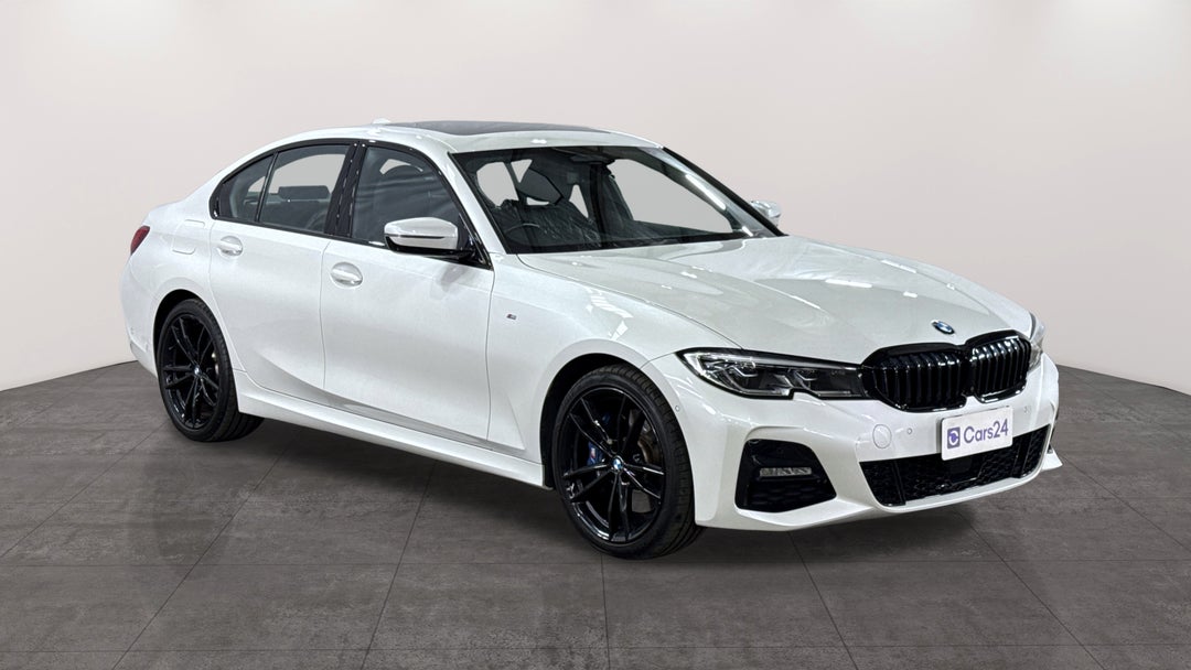 2021 BMW 3 30e M Sport Phev, Automatic, 48061 km, Right Front Diagonal (45- Degree) View
