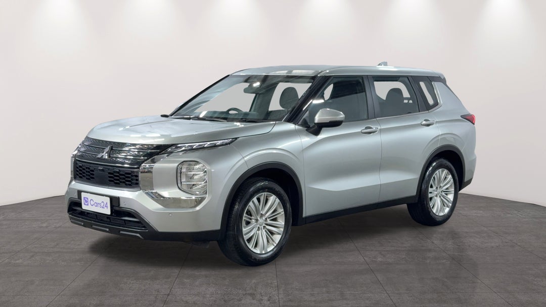 2024 Mitsubishi Outlander Es 5 Seat (2wd), Automatic, 54378 km, Left Front Diagonal (45- Degree) View
