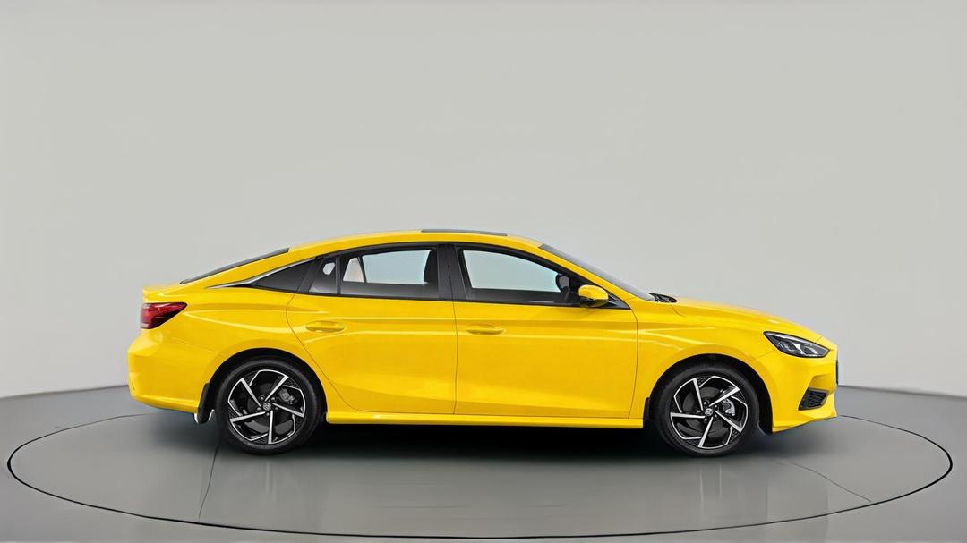 2024 MG Mg5 Essence, Automatic, 8742 km, Right Side View