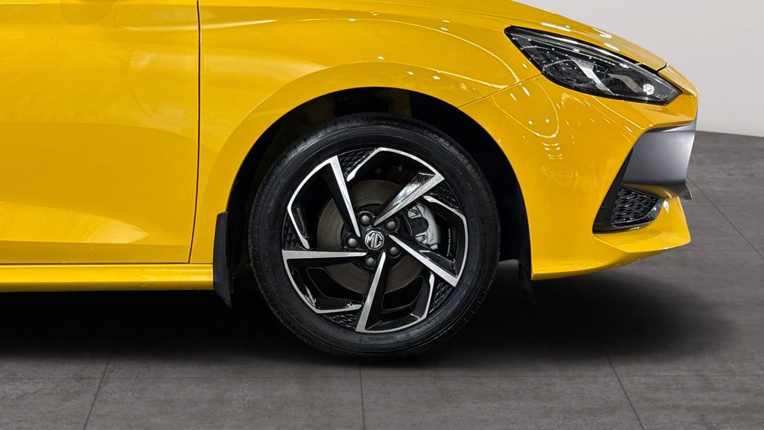 2024 MG Mg5 Essence, Automatic, 8742 km, Right Front Wheel