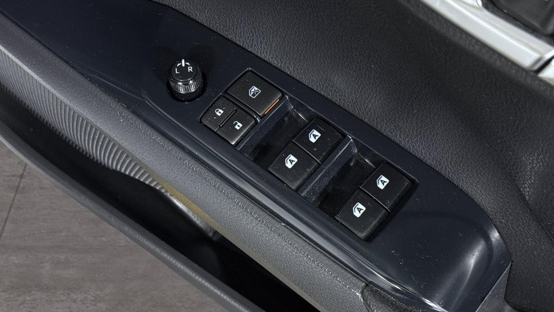 2019 Toyota Camry Ascent, Automatic, 95702 km, Drivers Side Door Panel Controls