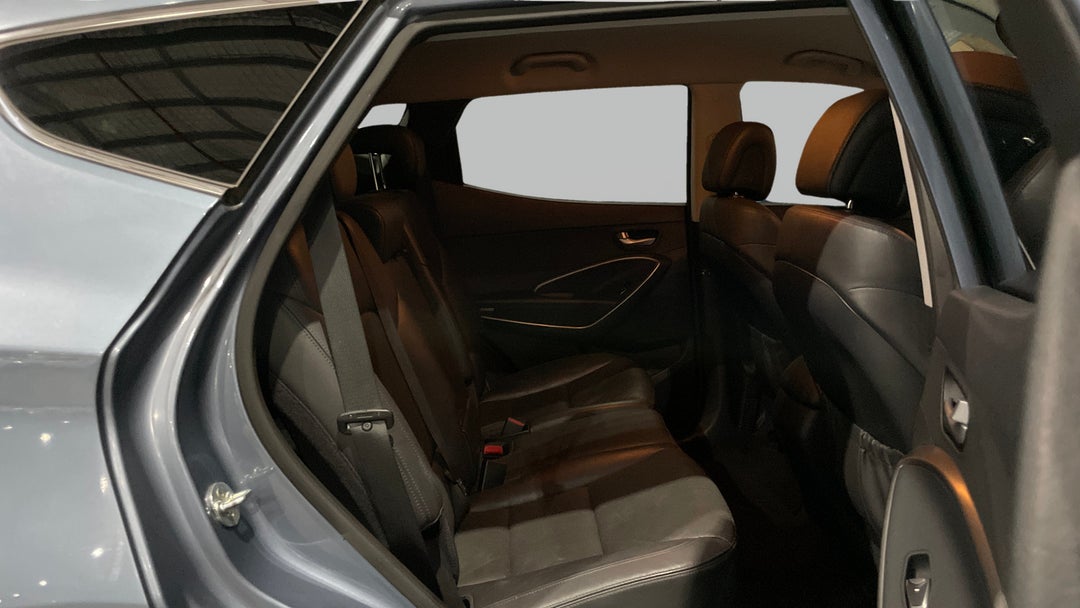 2016 Hyundai Santa Fe 30 Special Edition, Automatic, 139492 km, Right Side Rear Door Cabin View