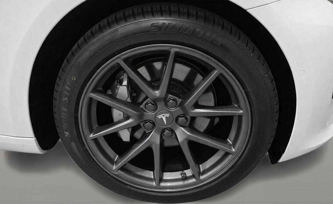 2021 Tesla Model 3 Standard Range Plus RWD, Automatic, 47747 km, Right Front Wheel