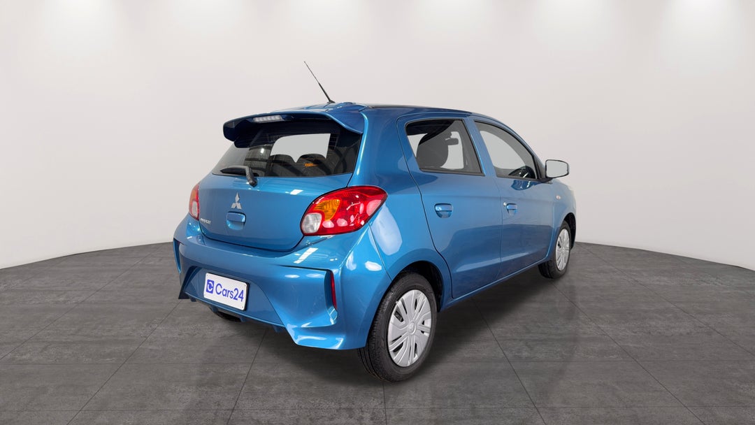 Right Back Diagonal (45- Degree) View