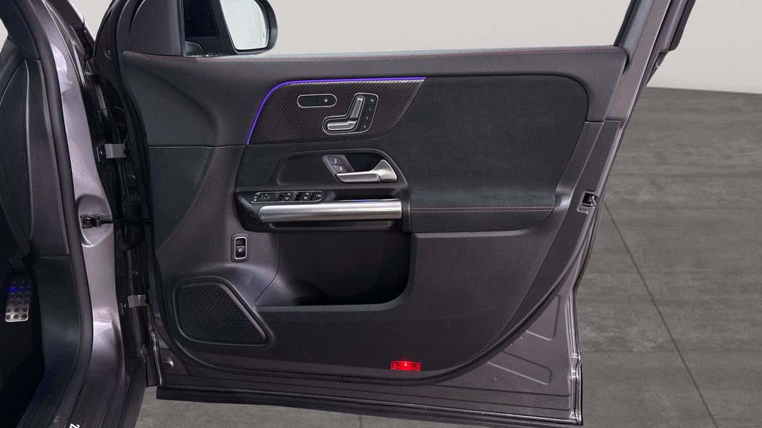 2022 Mercedes-benz GLA 250 4matic, Automatic, 33906 km, Speaker View