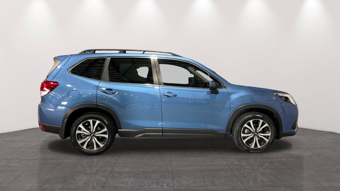 2022 Subaru Forester 2.5i Premium (AWD), Automatic, 33906 km, Right Side View