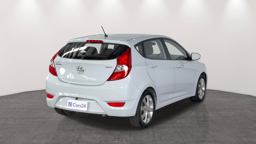 Right Back Diagonal (45- Degree) View