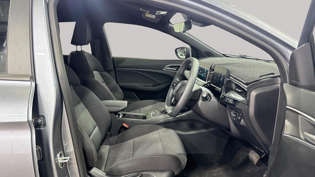 2025 MG Mg3 Excite, Automatic, 4352 km, Right Side Front Door Cabin View