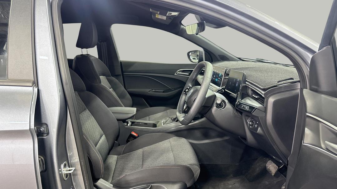 2025 MG Mg3 Excite, Automatic, 4352 km, Right Side Front Door Cabin View