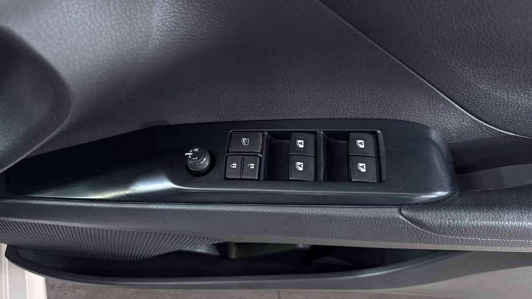 2019 Toyota Camry Ascent, Automatic, 85415 km, Drivers Side Door Panel Controls