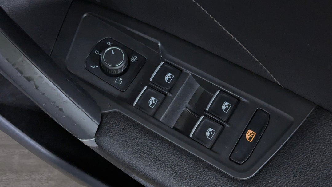 2018 Volkswagen Tiguan Allspace 162 Tsi Highline, Automatic, 99063 km, Drivers Side Door Panel Controls