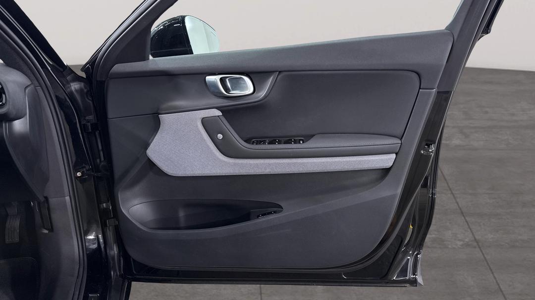 2022 Polestar 2 Long Range Single Motor 78kwh, Automatic, 39471 km, Speaker View