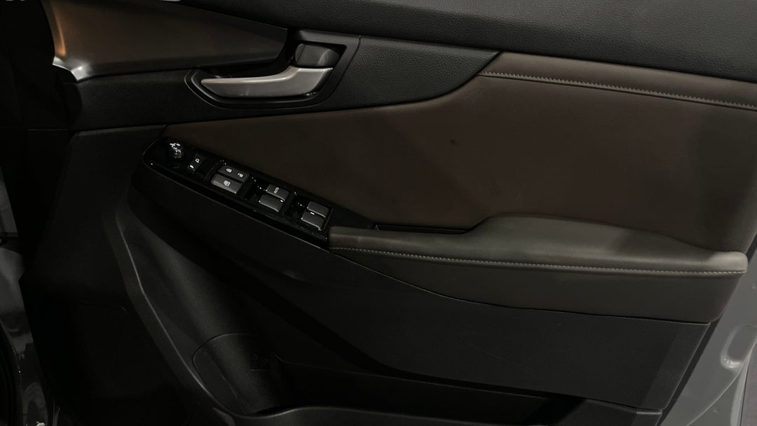 2024 Mazda BT-50 Gt (4x4), Automatic, 13433 km, Speaker View