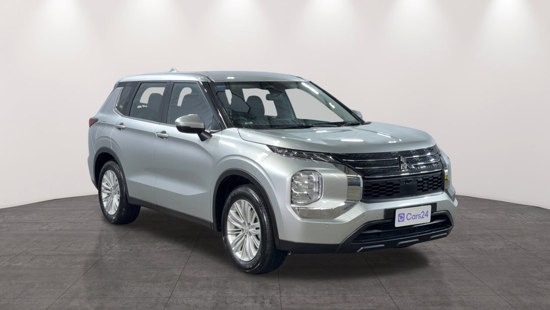 2024 Mitsubishi Outlander Es 5 Seat (2wd), Automatic, 54378 km, Right Front Diagonal (45- Degree) View