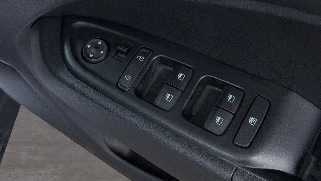 2023 Hyundai Venue Venue, Automatic, 61198 km, Drivers Side Door Panel Controls