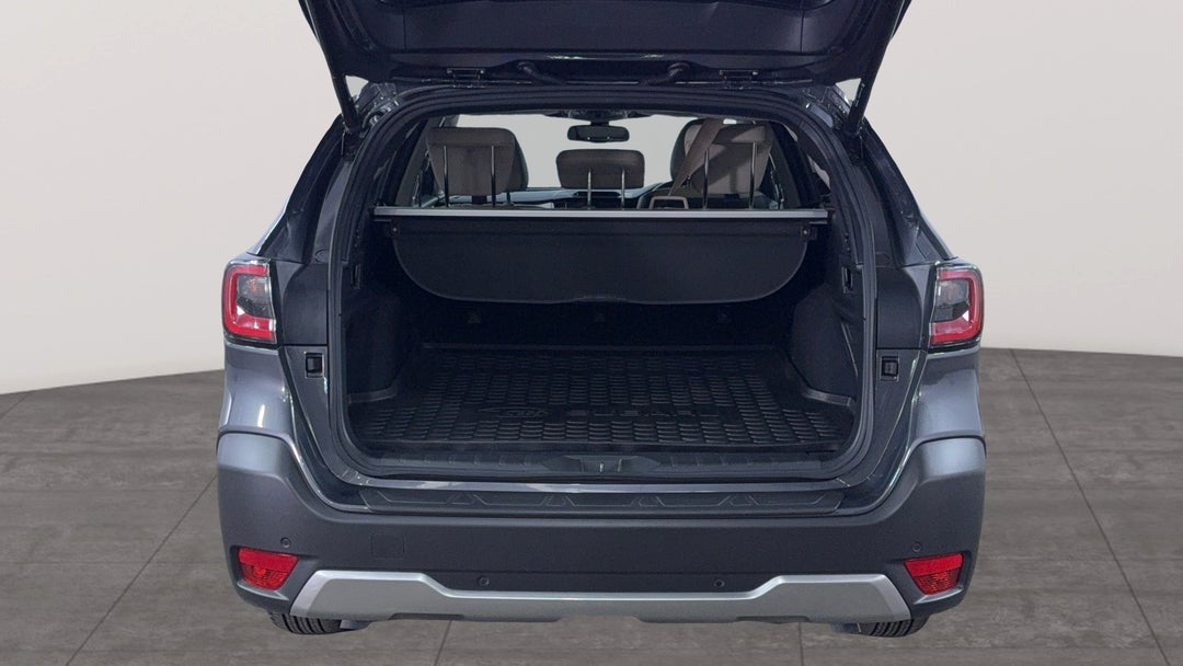 2024 Subaru Outback AWD Touring Xt, Automatic, 14269 km, Boot Inside View