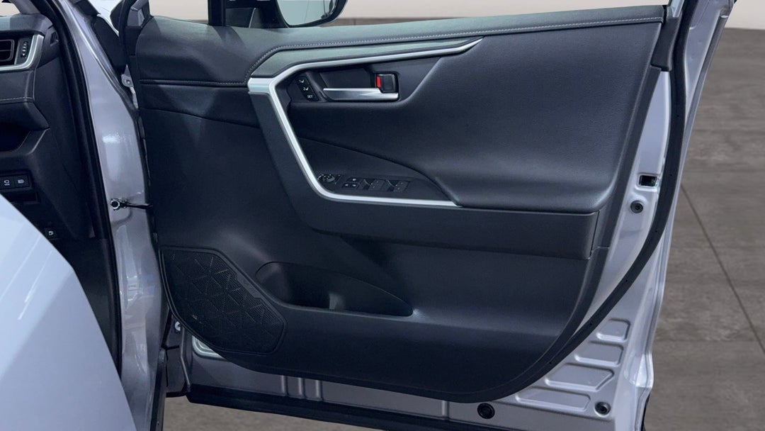 2024 Toyota RAV4 Cruiser (AWD) Hybrid, Automatic, 8302 km, Speaker View