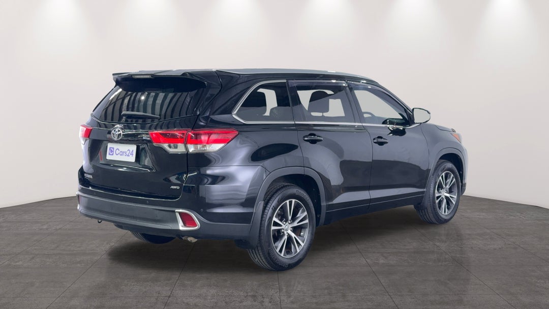 Right Back Diagonal (45- Degree) View