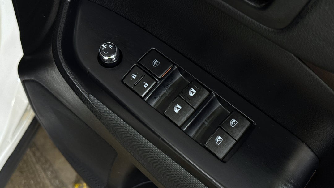 2019 Toyota Kluger Gx (4x2), Automatic, 105039 km, Drivers Side Door Panel Controls