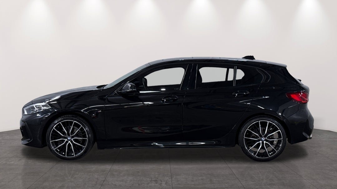 2021 BMW 1 18i M Sport, Automatic, 41761 km, Left Side View