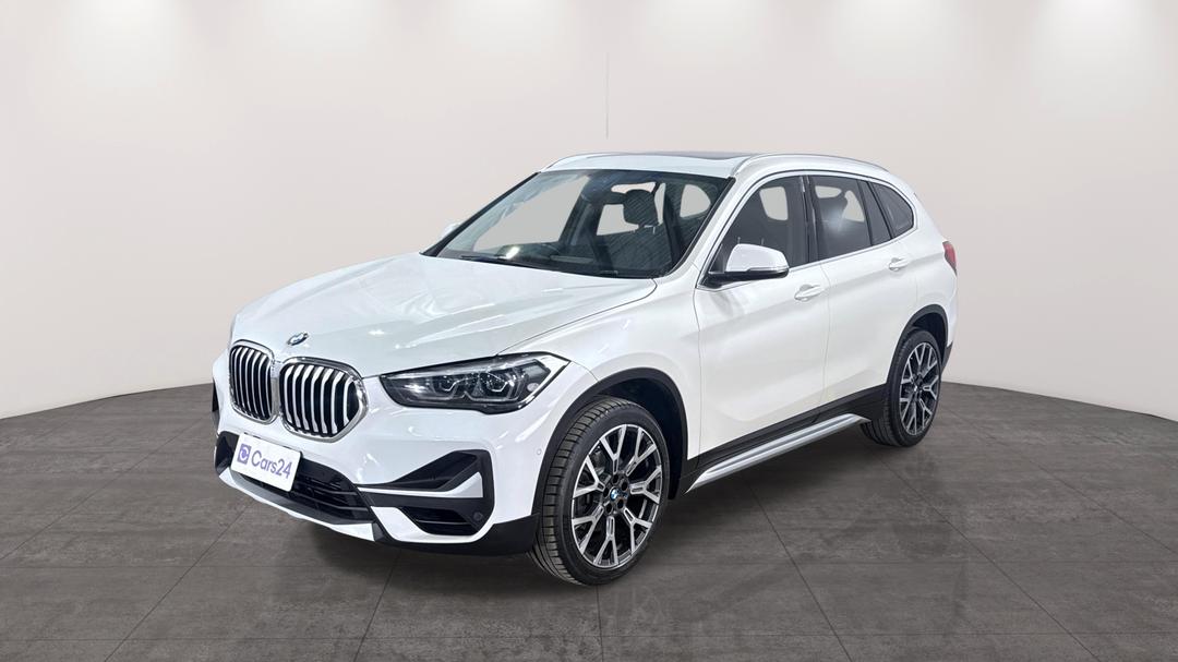 2021 BMW X1 sDrive 18i, Automatic, 28239 km, Left Front Diagonal (45- Degree) View
