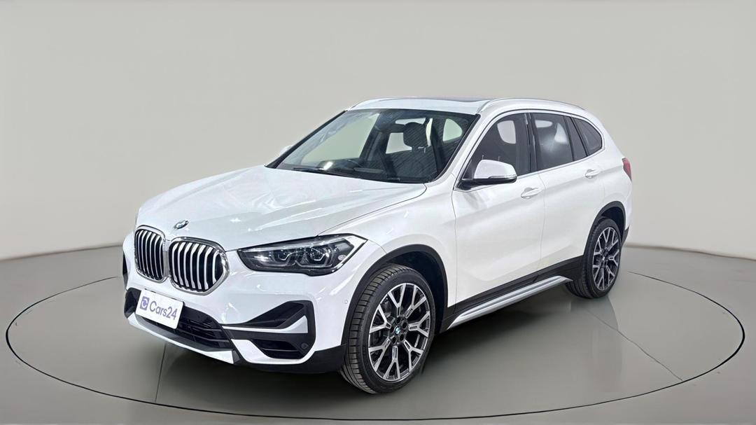 2021 BMW X1 sDrive 18i, Automatic, 28239 km, Left Front Diagonal (45- Degree) View
