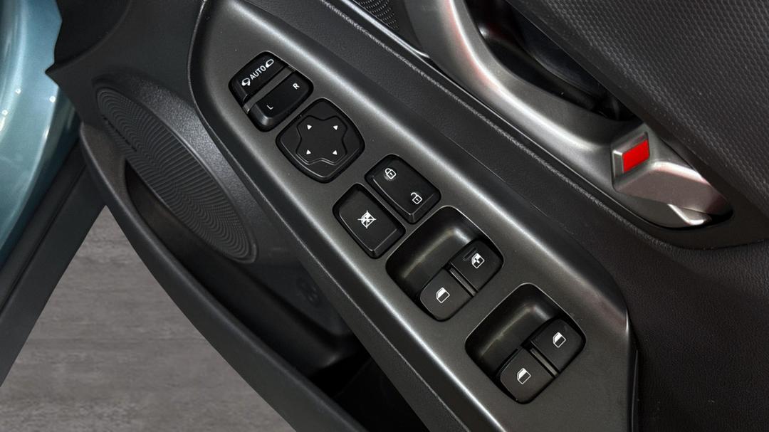 2019 Hyundai Kona Elite (FWD), Automatic, 117132 km, Drivers Side Door Panel Controls