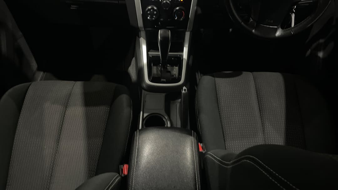 2021 Isuzu MU-X Ls-m (4x2), Automatic, 80404 km, Center Console
